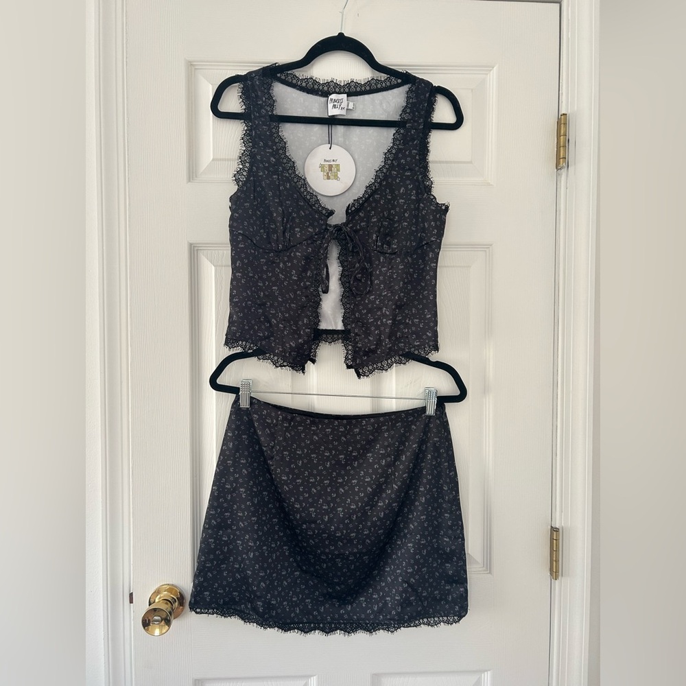 RARE NWT Princess Polly Mavie Satin Black Floral Two-Piece Set - Picture 15 of 15